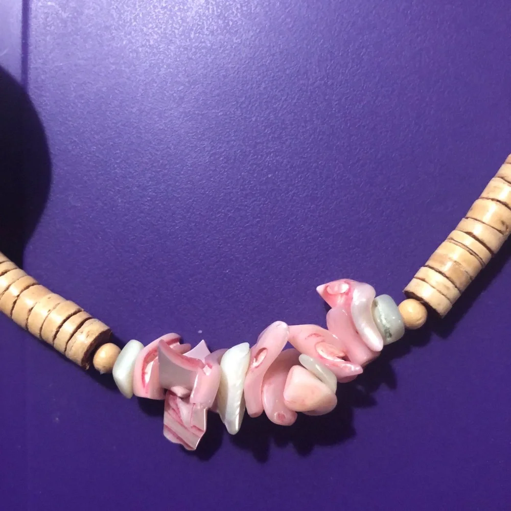 Hawaii dreams vintage shell necklace pretty statement piece